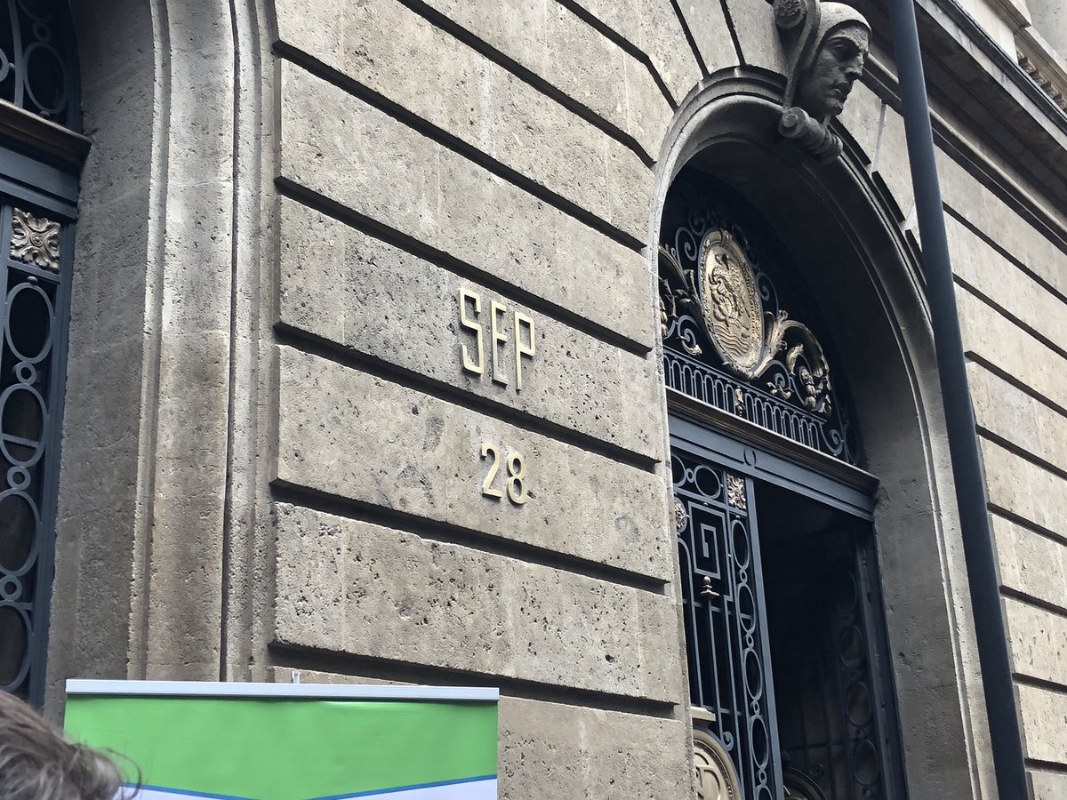 Padres de familia piden elegir contenidos de sexualidad en libros de la SEP - padres-libros-sep1