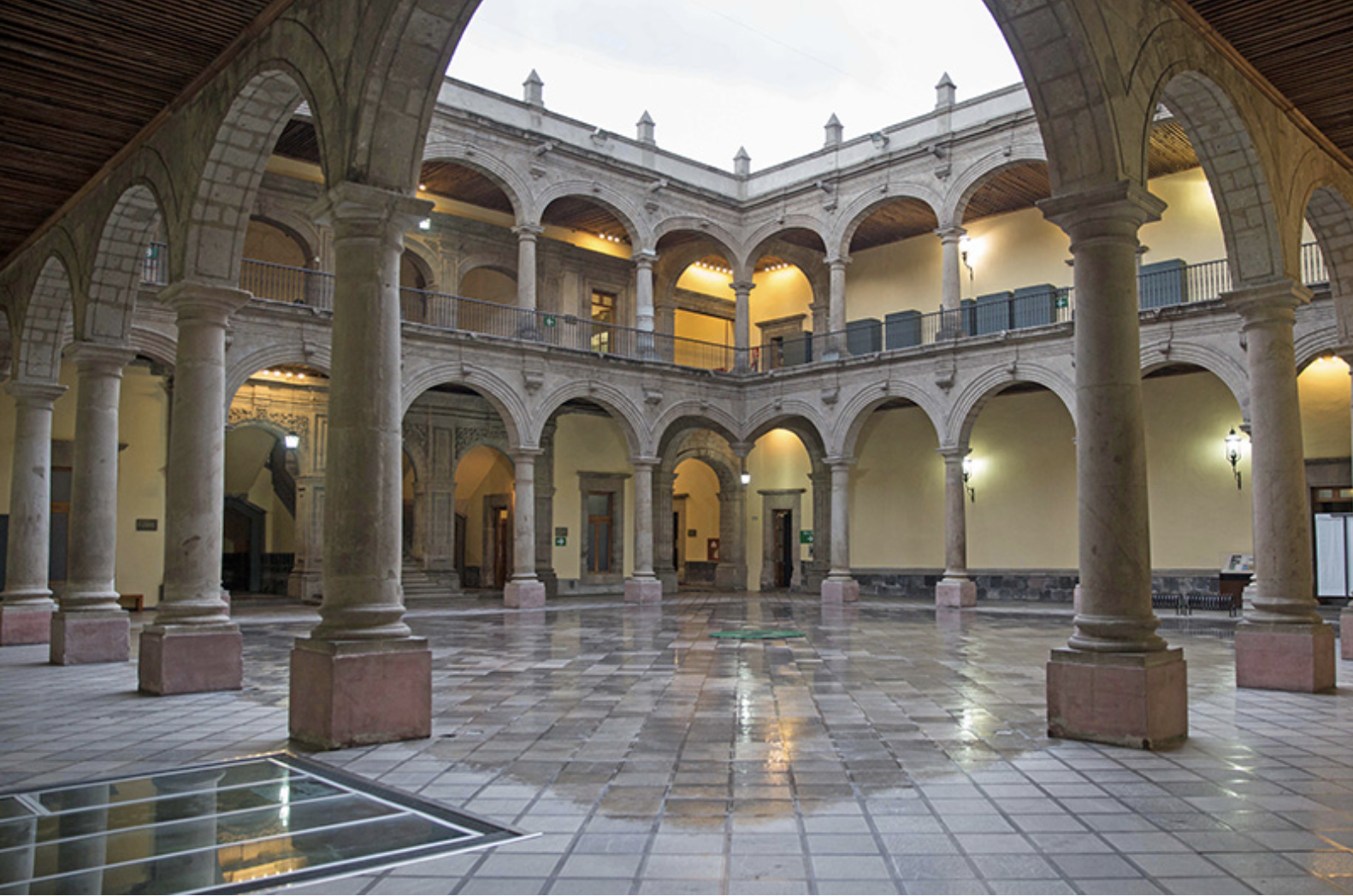 De dominicos, inquisidores y muralistas - palacio-de-la-inquisicion-interior