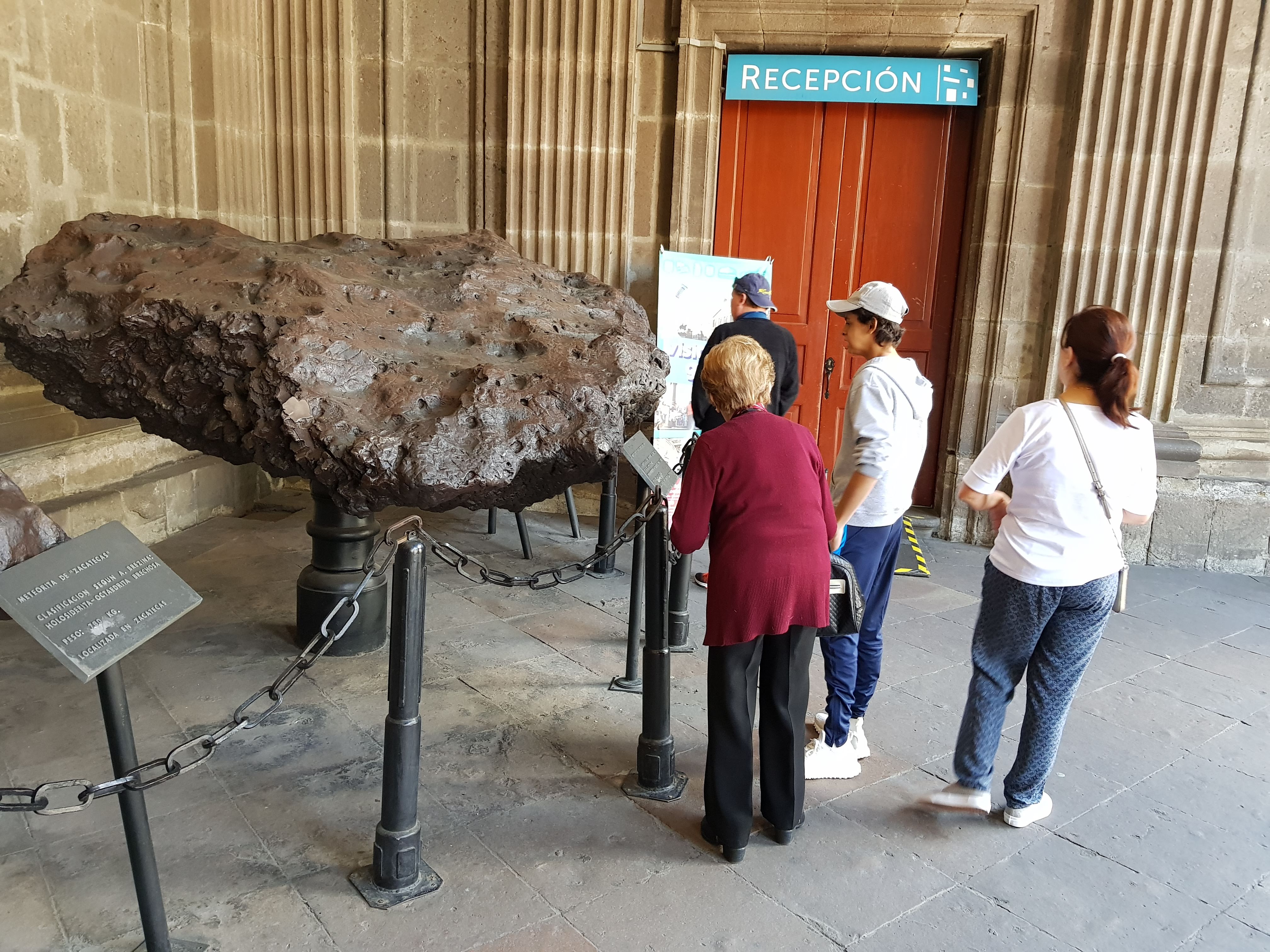 Cuatro chilangas que vinieron del espacio - palacio-de-mineria3