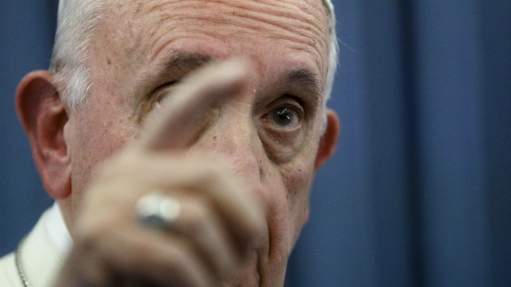 Hechos y omisiones en el documento de Viganò contra Francisco