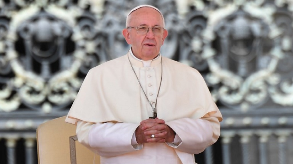 Papa reconoce crisis al interior de la Iglesia por curas pederastas