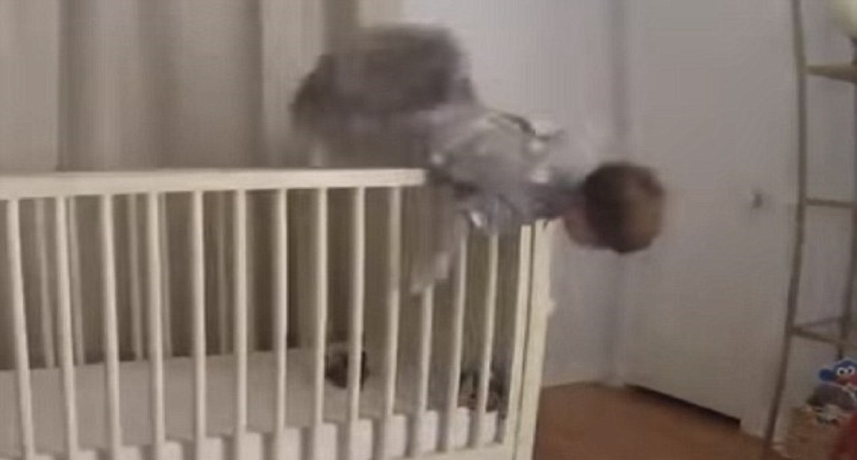 #Video Papá salva a su hijo de caída mortal desde la cuna - papa-salva-a-su-hijo-de-caida-mortal-de-la-cuna
