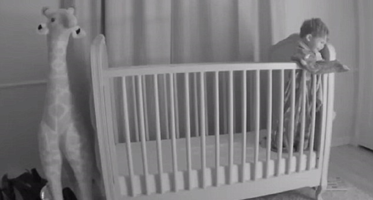 #Video Papá salva a su hijo de caída mortal desde la cuna