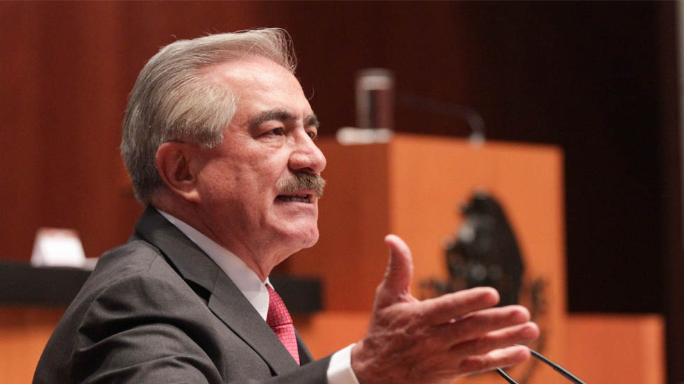 Senador propone reducción del 80 por ciento a comisiones bancarias - patricio-martinez-garcia