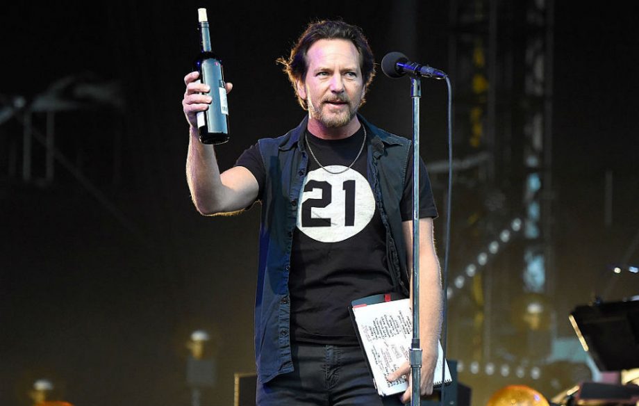 Fans de Pearl Jam agotan vino de la banda en solo 12 minutos