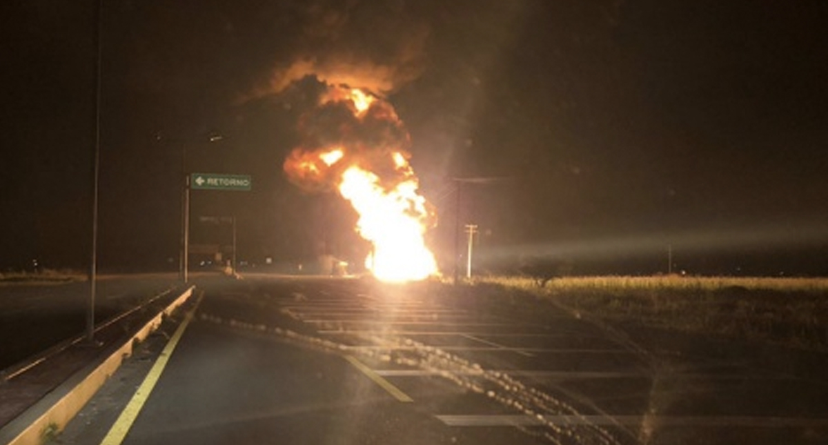 Explosión en toma clandestina en Hidalgo - pemex-valvula