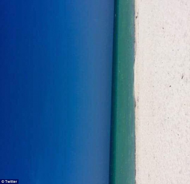 ¿Es una puerta o es el mar? - playa-o-puerta