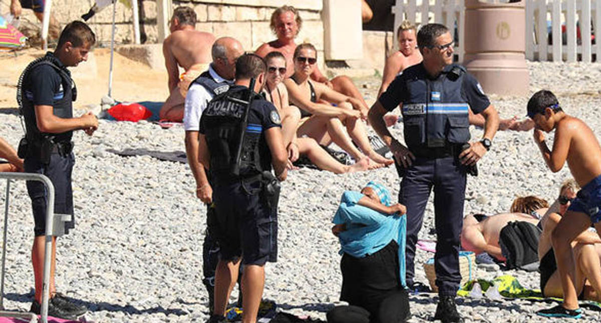 Hombre que cavó hoyo en la playa muere al interior del mismo