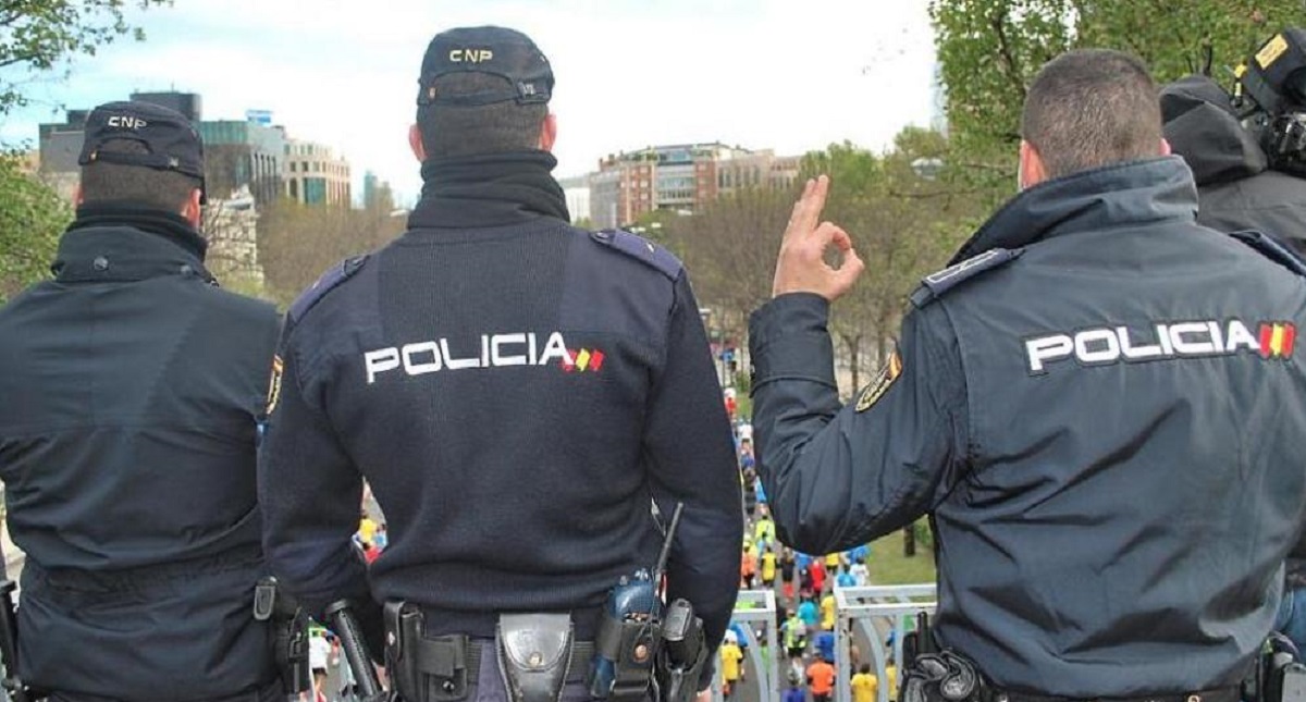 Desmantelan red de pederastas que operaban en 14 grupos de WhatsApp - policia-nacional-espana