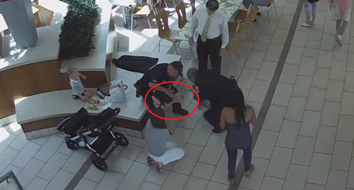 #Video Policía salva a bebé de morir atragantada con nugget