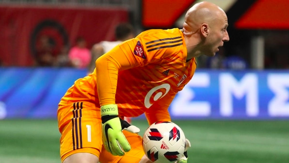 #Video Entrevistan a portero de la MLS en pleno partido