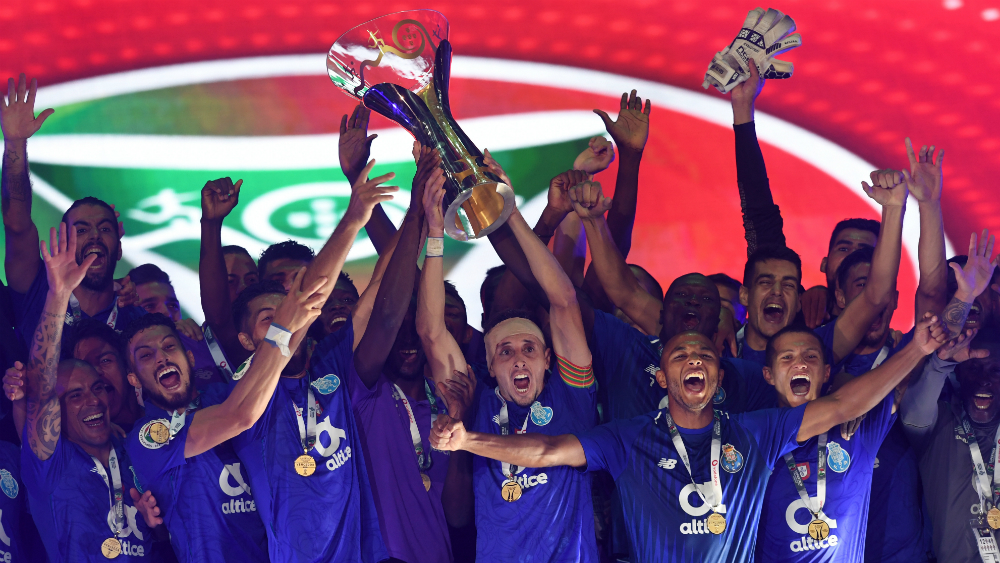 Porto gana Supercopa de Portugal con gol de Corona