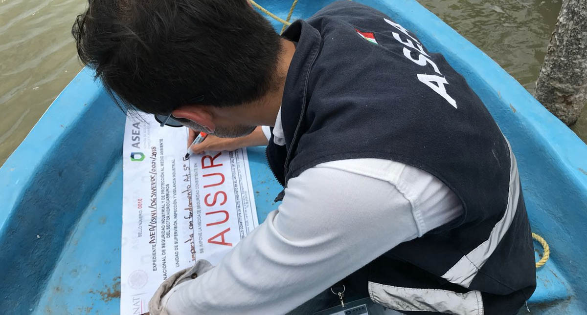 Clausuran pozo en hábitat de manatíes en Tabasco