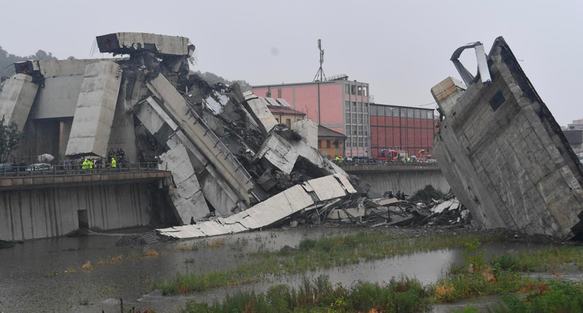 Suman 41 víctimas por caída del puente Morandi en Italia