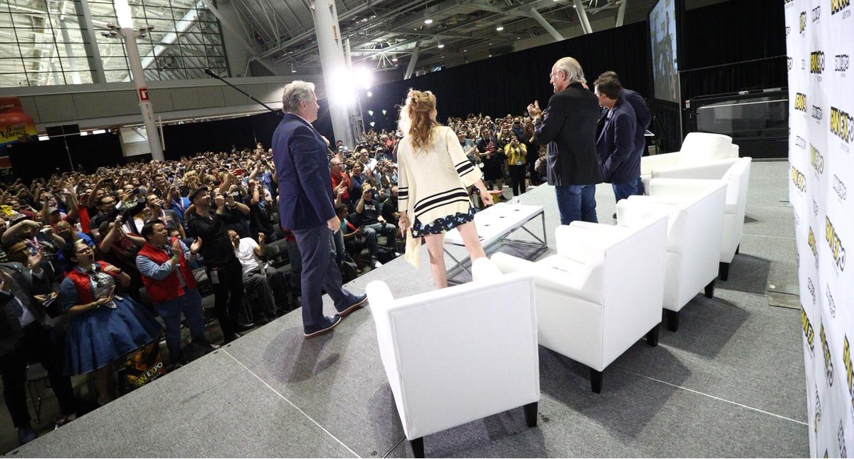 Se reúnen protagonistas de 'Back To The Future' en convención de Boston - regreso-al-futuro-elenco-michael-j-fox-lea-thompson-christopher-lloyd-thomas-wilson-5