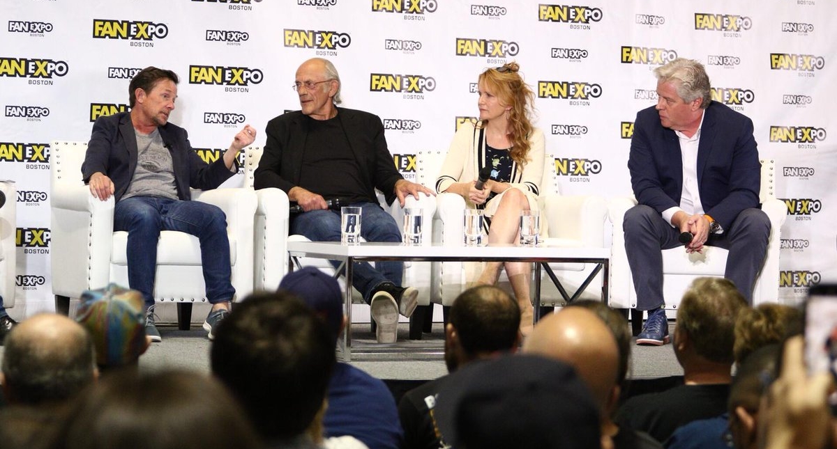 Se reúnen protagonistas de 'Back To The Future' en convención de Boston - regreso-al-futuro-elenco-michael-j-fox-lea-thompson-christopher-lloyd-thomas-wilson-6