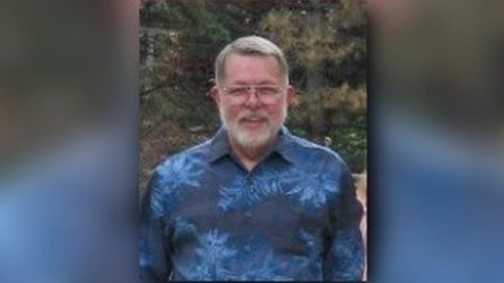 Policía mata a anciano mientras salvaba de la muerte a su nieto