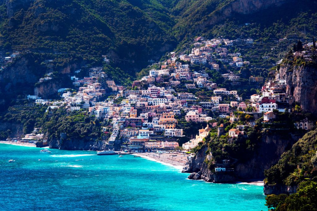 Los mejores road trips para unas vacaciones de verano inolvidables - roadtrip-amalfi