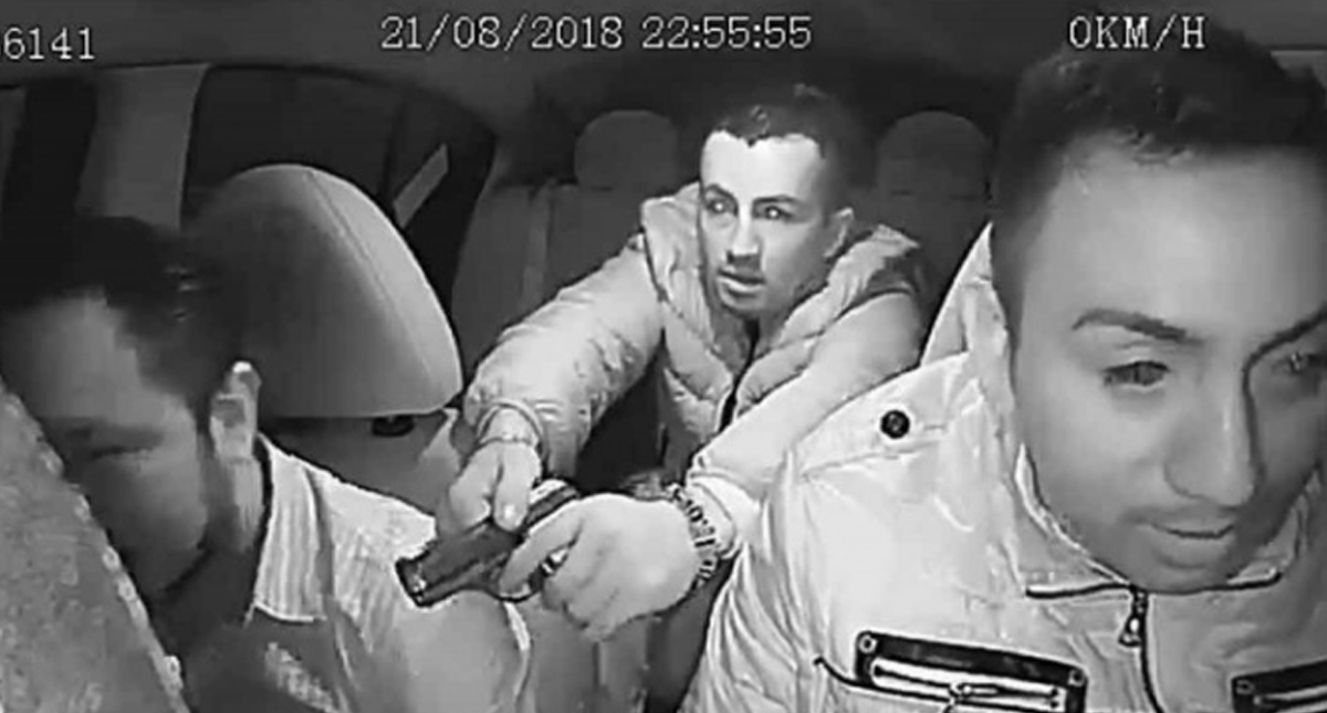 #Video Bajan a familia y roban a taxista