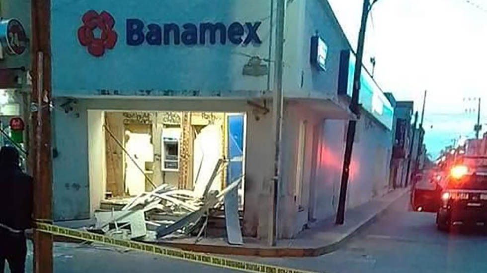 Arrancan con vehículo cajeros automáticos en Guanajuato - robo-cajeros-automaticos-villagran-guanajuato-2