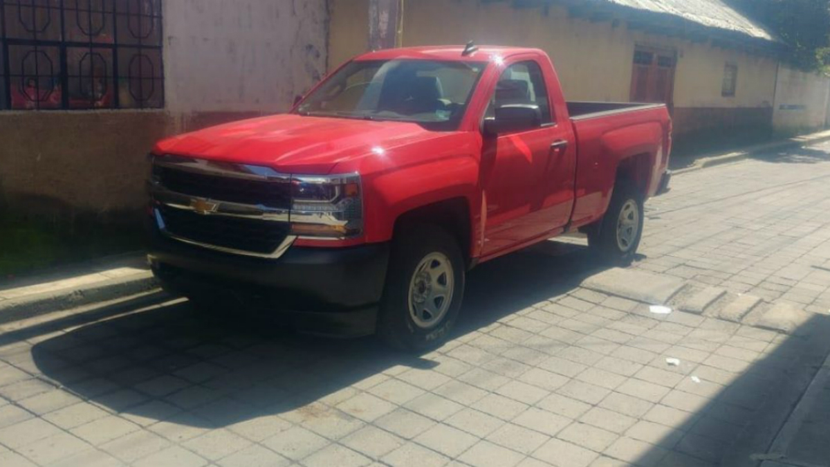 Detienen a tres por robo de camionetas de agencia en Michoacán