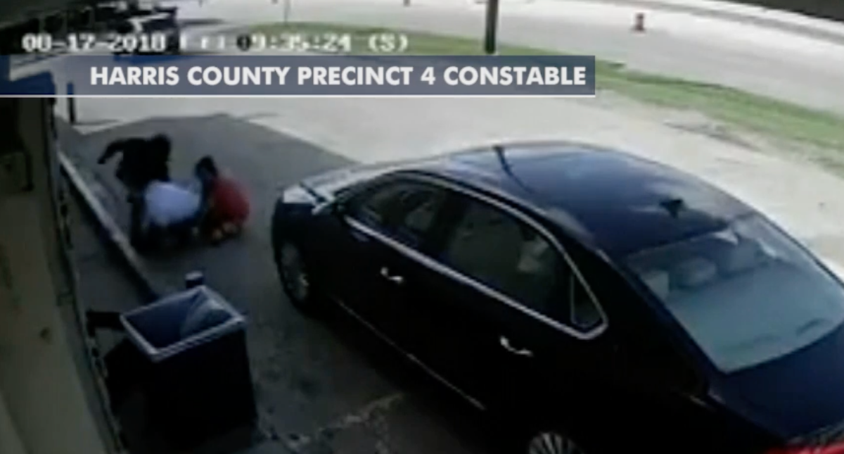 #Video Atropellan a mujer en intento de robo de miles de dólares