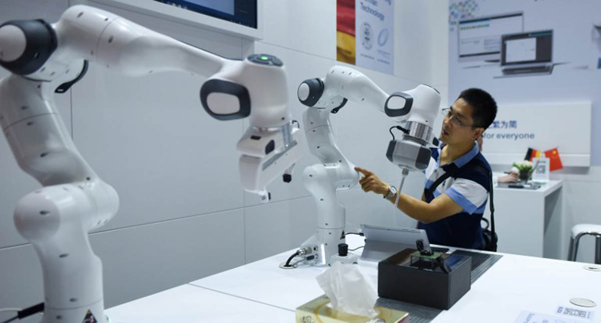 China revoluciona la tecnología con robots profesores y guerreros - robots-china
