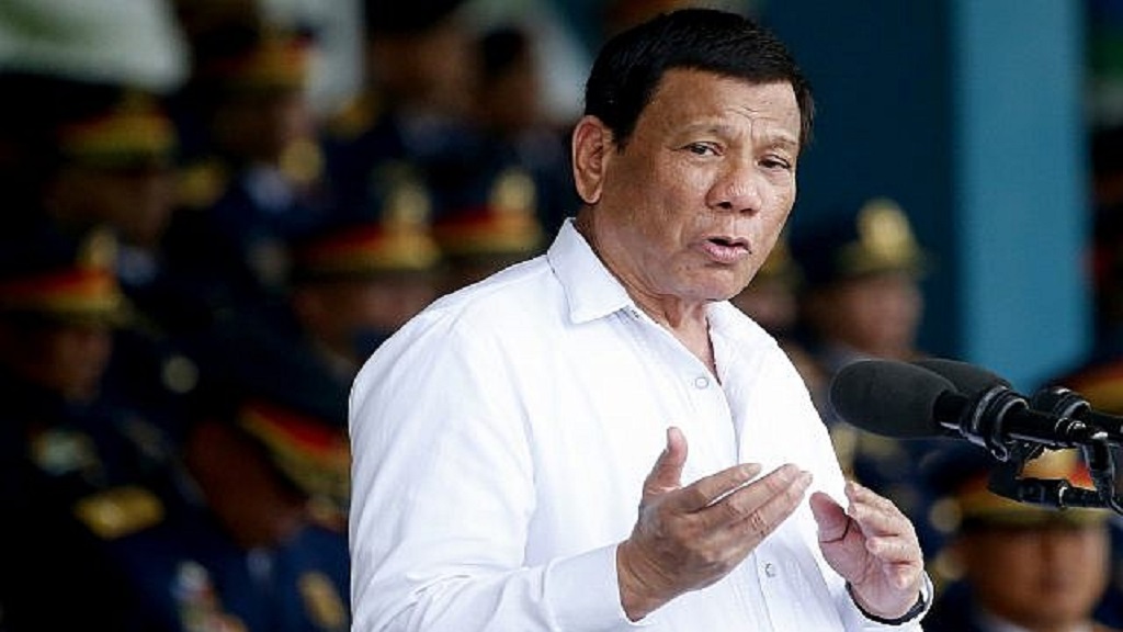 Denuncian a Duterte por víctimas de la guerra antidrogas en Filipinas