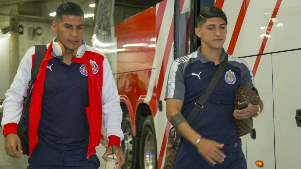 Salcido y Pulido son bajas de Chivas ante Veracruz