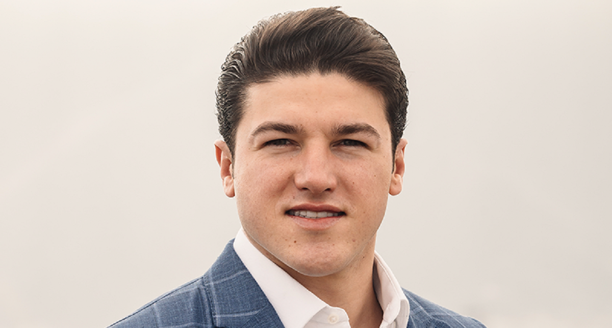 Senador electo perdería candidatura por modificar playera de Tigres