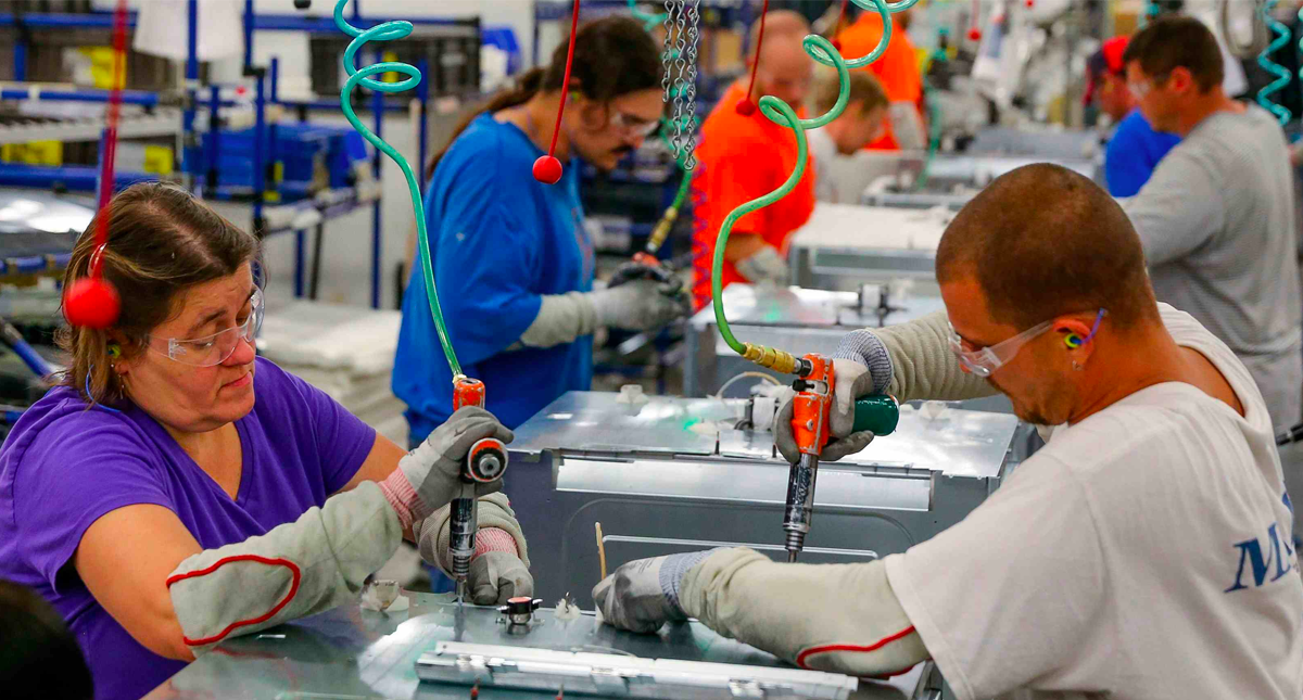 Producción industrial creció 2.6 % interanual en julio Producción industrial creció 2.6 % interanual en julio