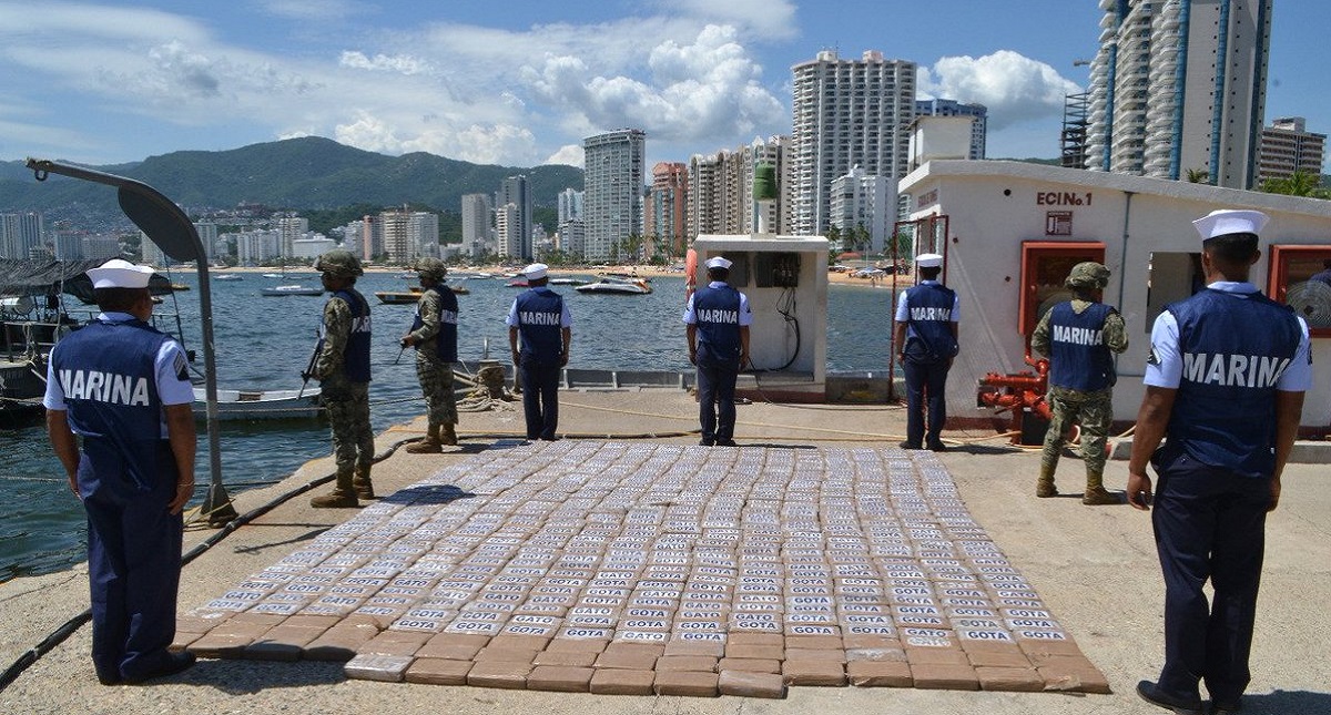 #Video Semar decomisa 725 kilos de cocaína tras persecución