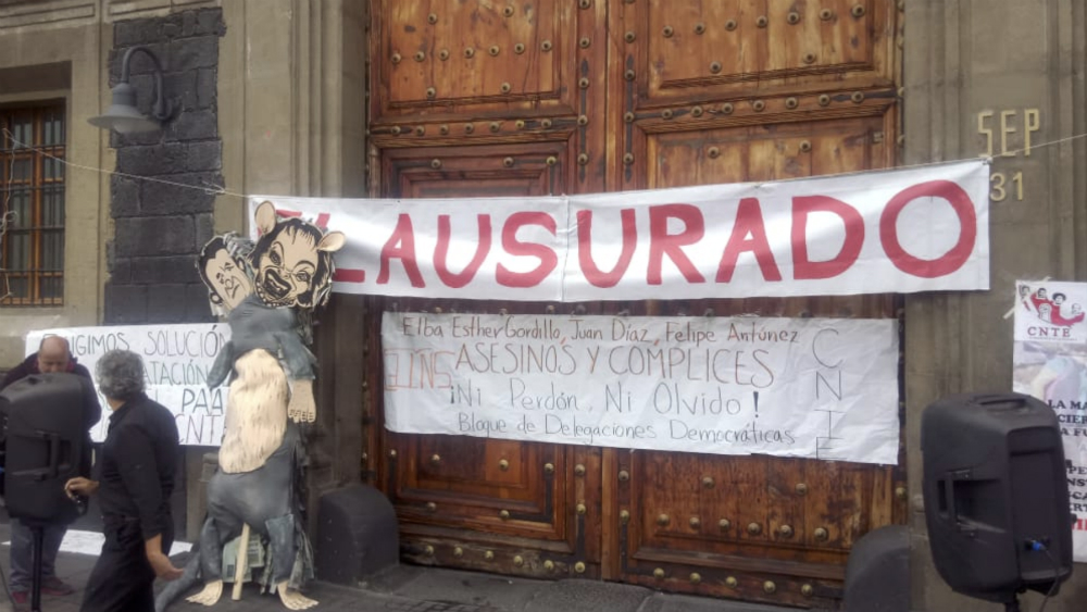 CNTE realiza clausura simbólica en las instalaciones de la SEP - sep-cnte-clausura