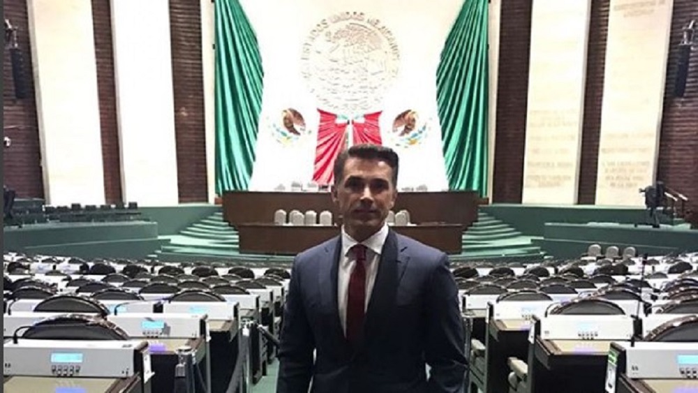 Sergio Mayer se queja del sueldo que recibirá como diputado federal