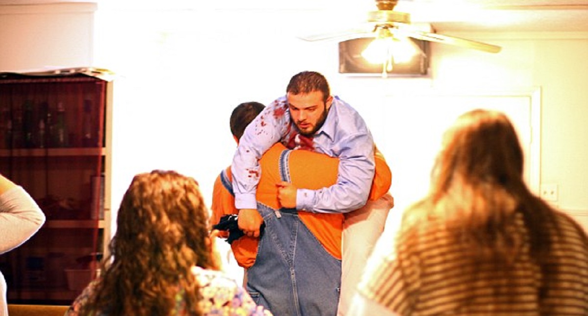 #Video Serpiente muerde a predicador a mitad de cántico - serpiente-muerde-a-predicador-a-mitad-de-cantico