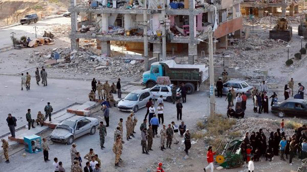 Sismo deja dos muertos y más de 250 heridos en Irán