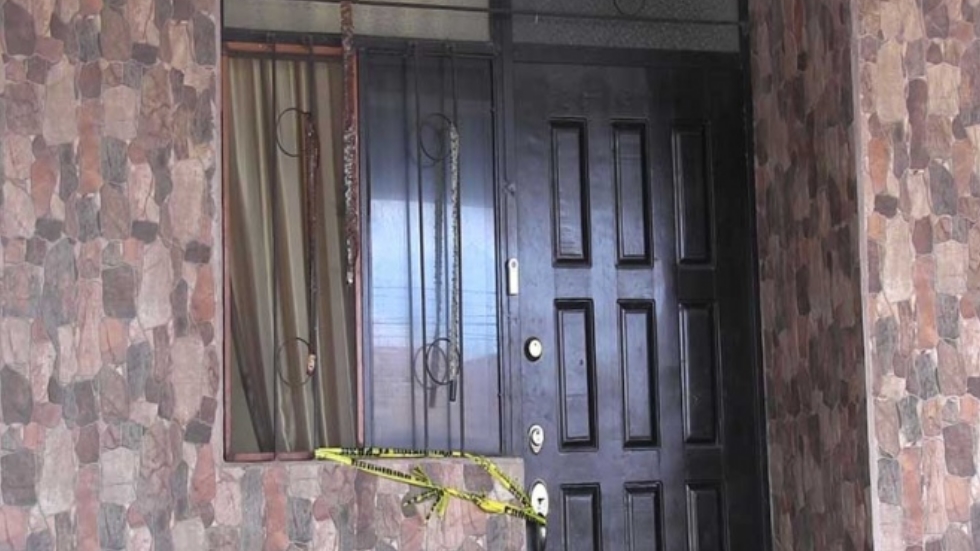 Sujeto le dispara a su pareja y se suicida, ella sobrevive