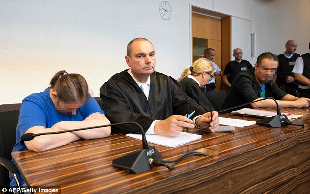 Condenan a más de 12 años de cárcel a alemana por prostituir a su hijo - taha-2