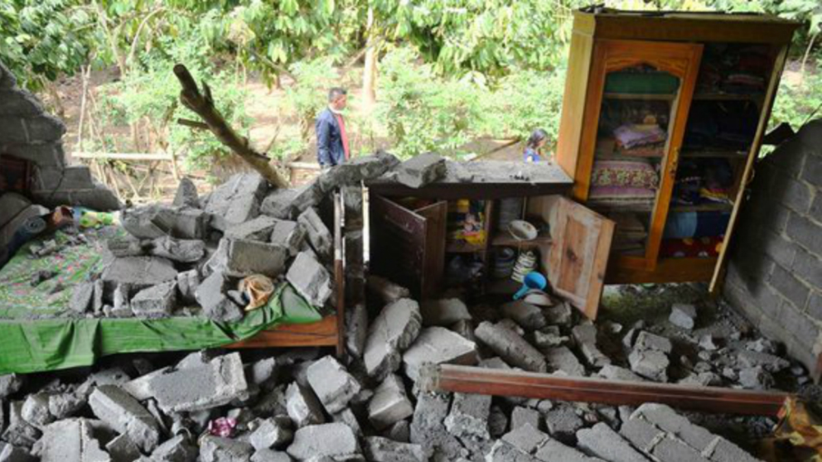 Continúan las labores de rescate en Indonesia tras sismo - terremoto-indonesia