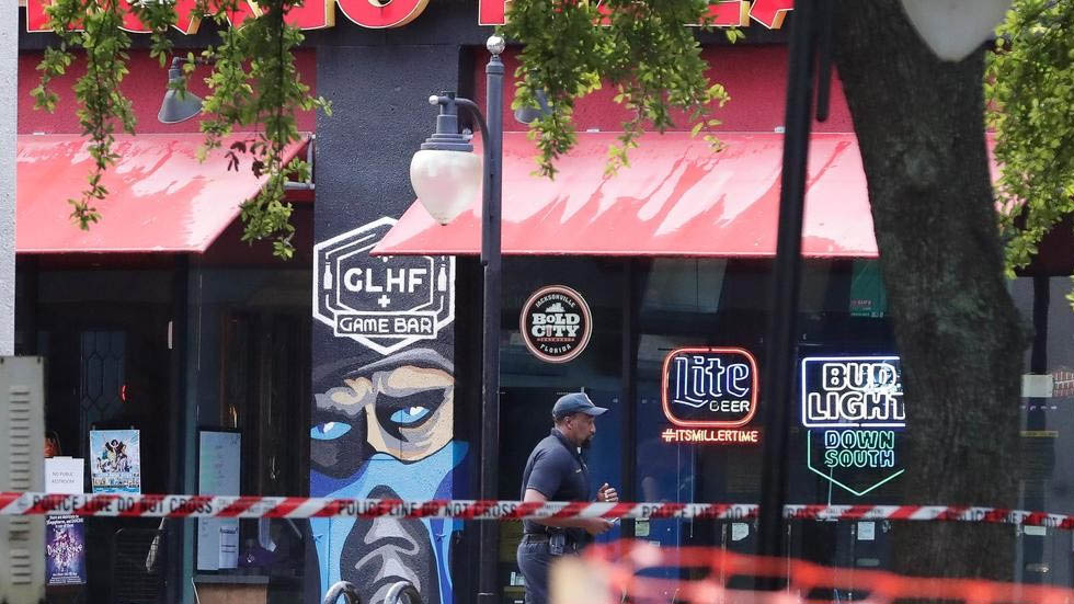 Tirador de Jacksonville compró armas pese a enfermedad mental