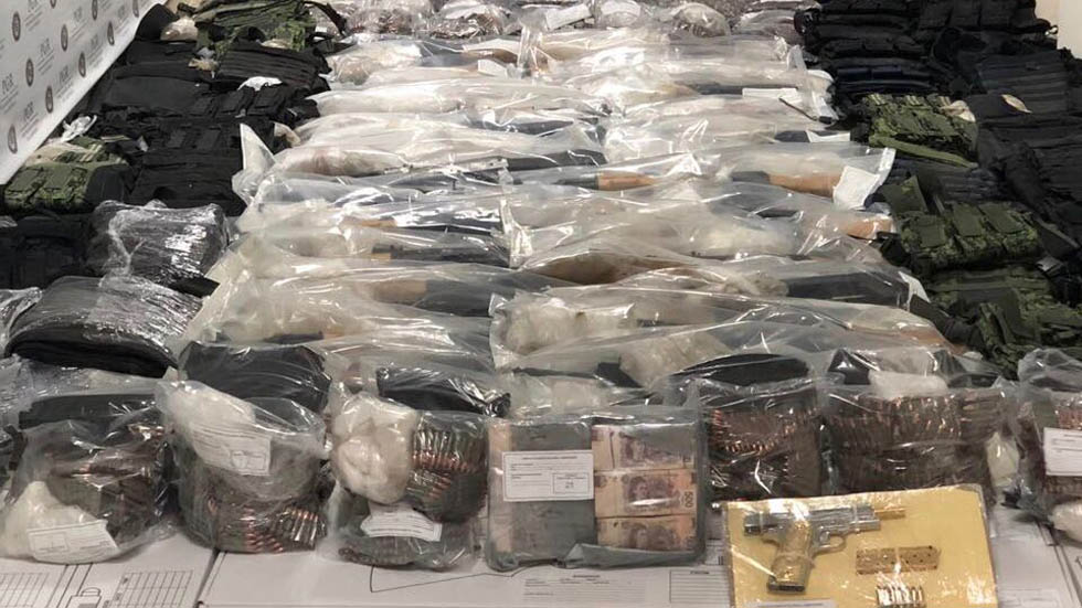 Detienen a trailero con 50 rifles de asalto en Nuevo León - trailer-galeana-armas-dinero-nuevo-leon