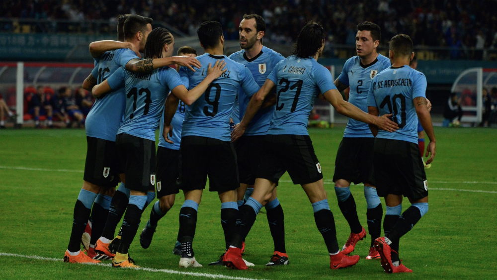 Seleccionado uruguayo comparte secretos a jóvenes del Tri