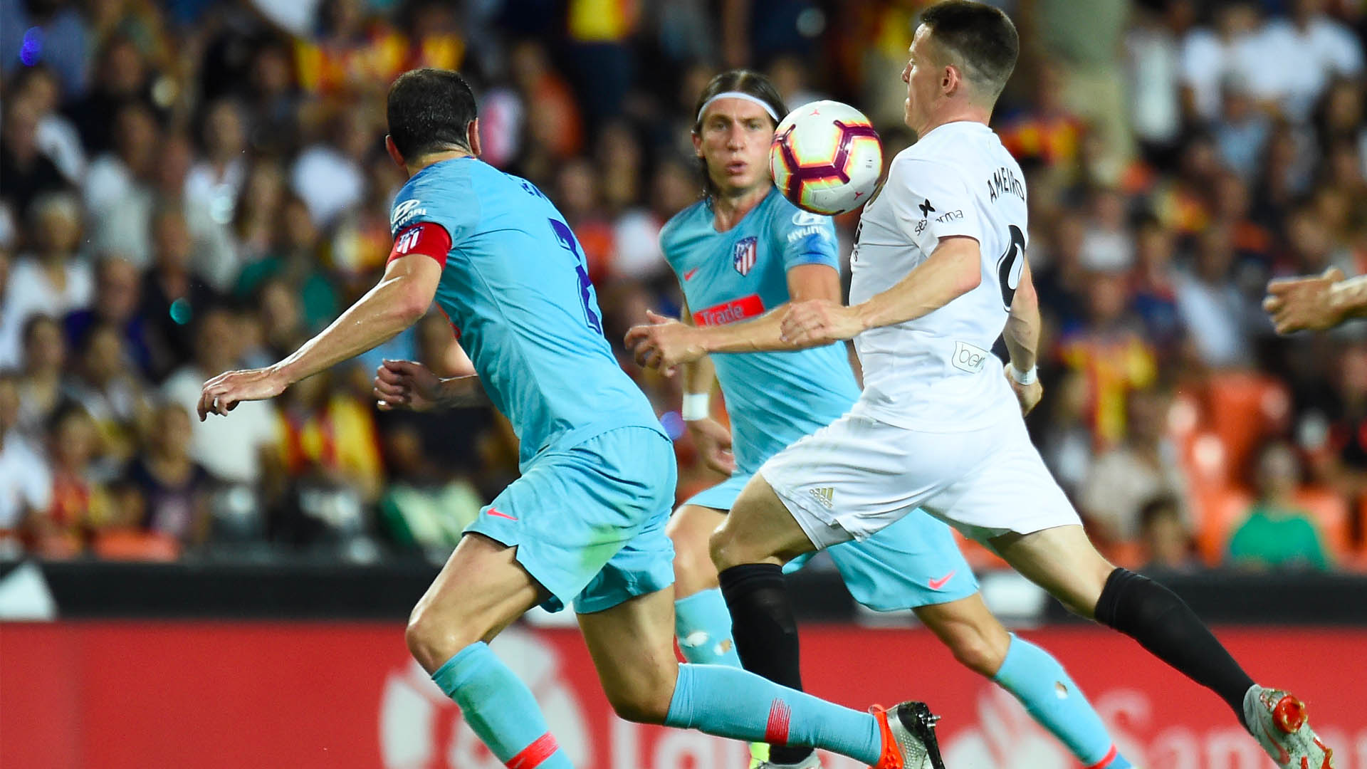 Valencia logra empate contra el Atlético de Madrid