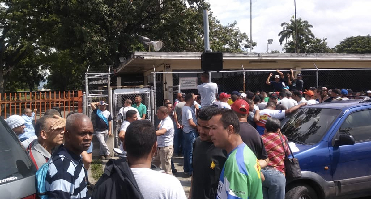 Pirelli suspende operaciones en Venezuela