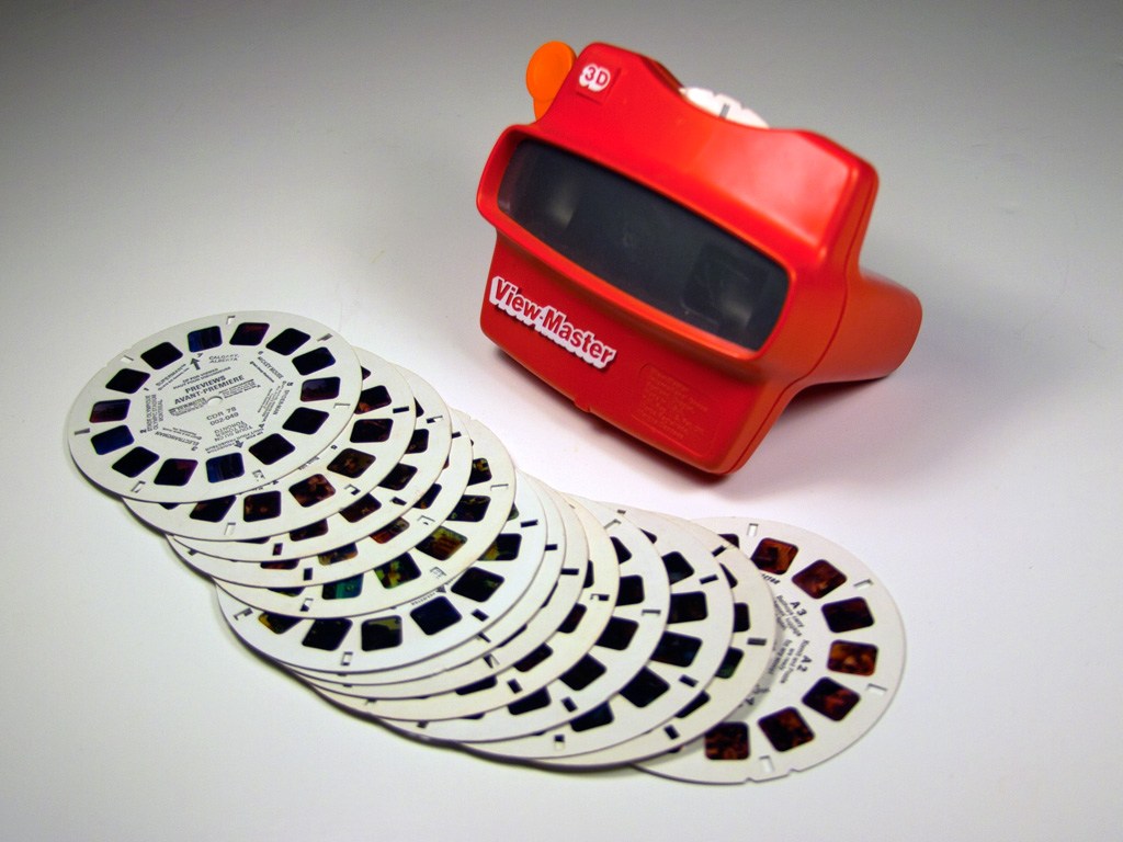 10 juguetes de los noventa que te harán recordar tu infancia - view-master-juguetes-90s