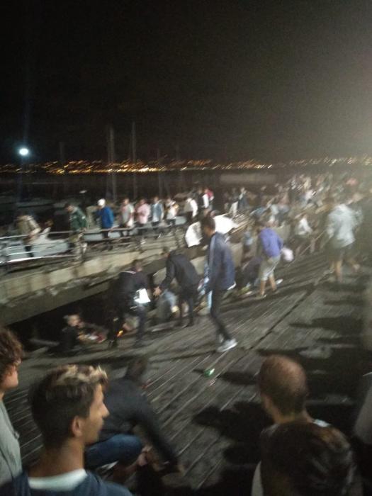 #VIDEO Se derrumba plataforma durante concierto en España - vigo-cae-plataforma-4