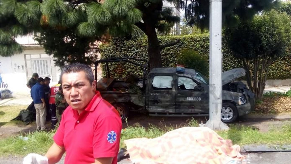 Volcadura de camión militar deja un muerto en Tlaxcala