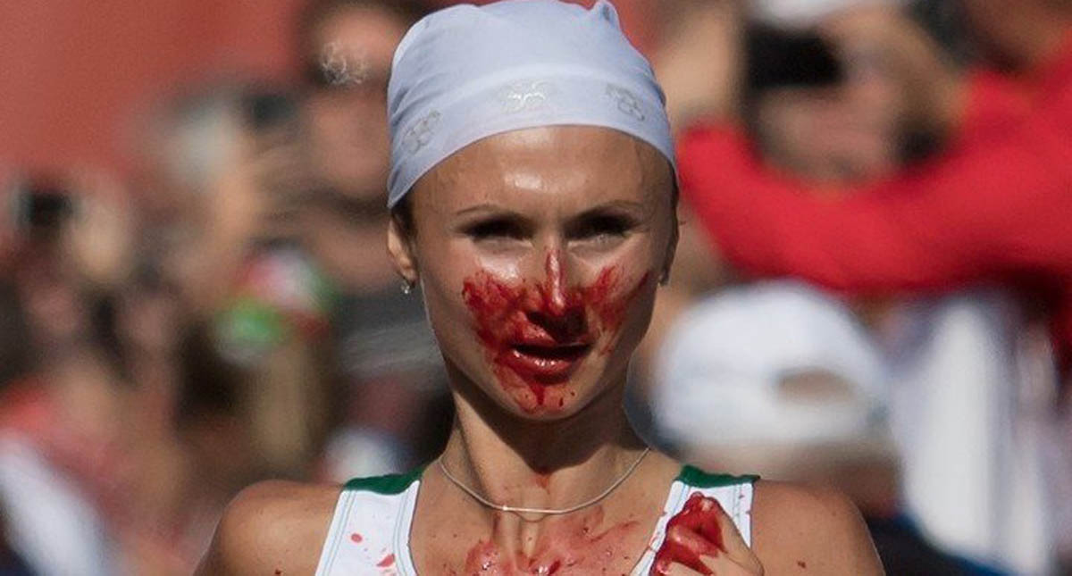#Video Volha Mazuronak gana Maratón de Berlín pese a sangrado nasal