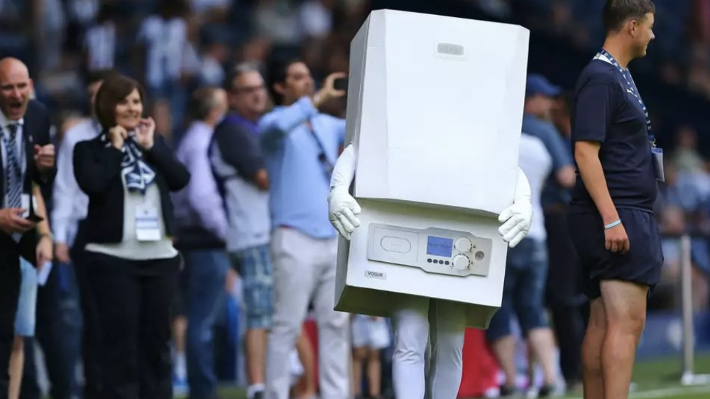 Equipo de futbol tiene un boiler como su nueva mascota