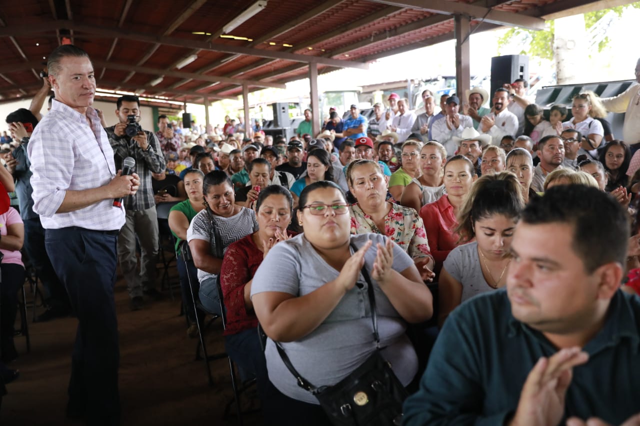 Entregan maquinaria a mil agricultores y ganaderos en Sinaloa - whatsapp-image-2018-08-07-at-42745-pm3